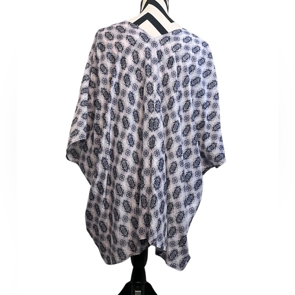Velvet by Graham & Spencer Sz L Batik Tie-Dye Print Boho Kaftan Tunic Top - Picture 3 of 13